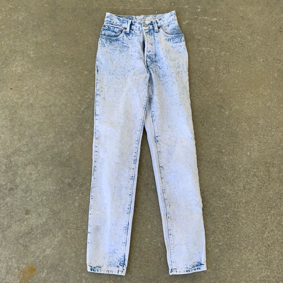 -SOLD- Vintage Levi's Jeans - Picture 2 of 6